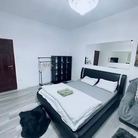 Piata Libertatii Apartament 1 Room Timisoara Esterno foto
